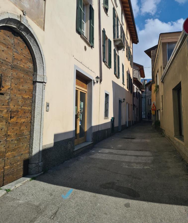 Gemini House On Lake Como Манделло-дель-Ларіо Екстер'єр фото